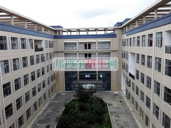 貴州商業(yè)高等?？茖W(xué)校學(xué)費(fèi)