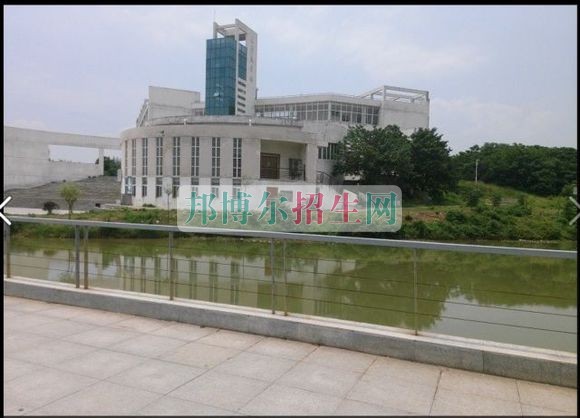 武漢工程職業(yè)技術(shù)學院招生辦聯(lián)系電話