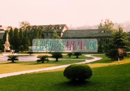 四川職業(yè)技術學院招生辦聯(lián)系電話