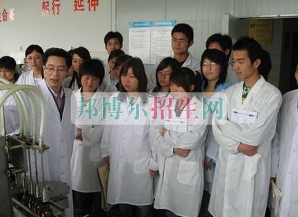 上海醫(yī)藥高等專科學校