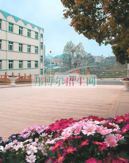 安順職業(yè)技術(shù)學(xué)院招生辦聯(lián)系電話(huà)