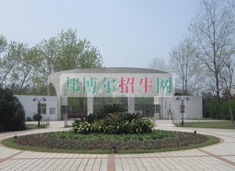 上海城市管理職業(yè)技術(shù)學院學費
