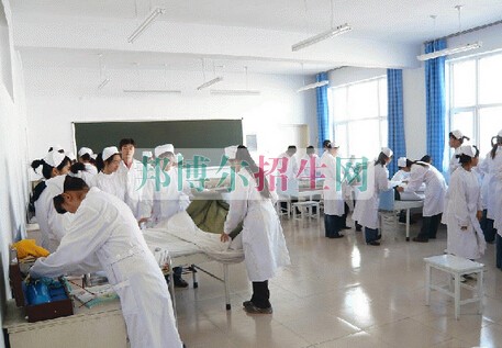 武漢助產(chǎn)學校