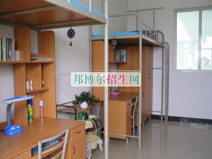 上中?？梢钥即髮W(xué)嗎