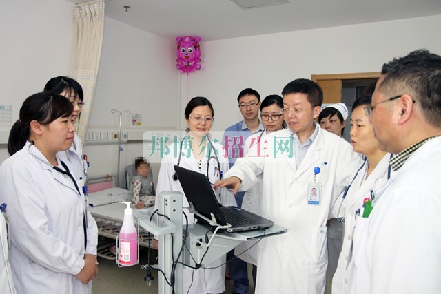 以臨床醫(yī)學(xué)為王牌的大專(zhuān)學(xué)校有哪些