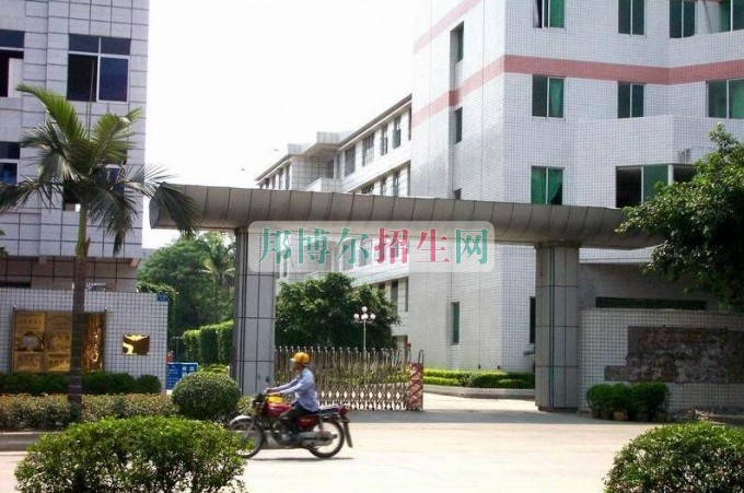 醫(yī)學(xué)影像專(zhuān)業(yè)適合女生學(xué)嗎
