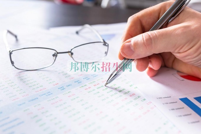 成都會計學(xué)校哪個好