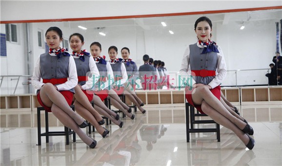 成都航空服務(wù)學校招生要求