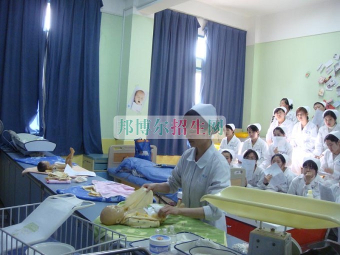 成都好一點的高級護(hù)理學(xué)校