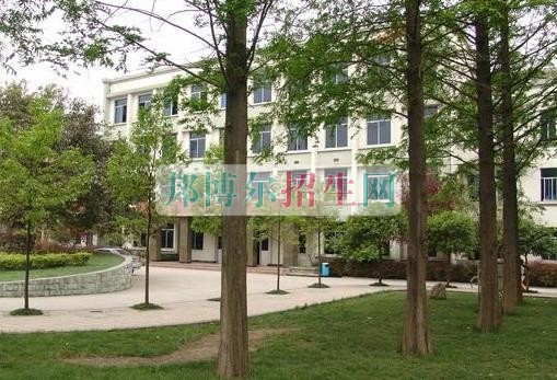 成都內(nèi)比較好的計算機應(yīng)用技術(shù)大專學校