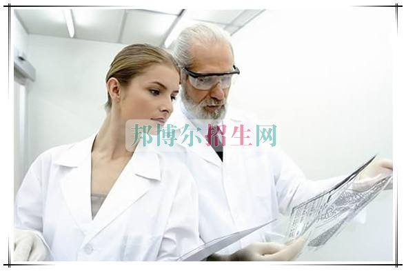 成都內(nèi)理科一專(zhuān)醫(yī)學(xué)影像大專(zhuān)學(xué)校