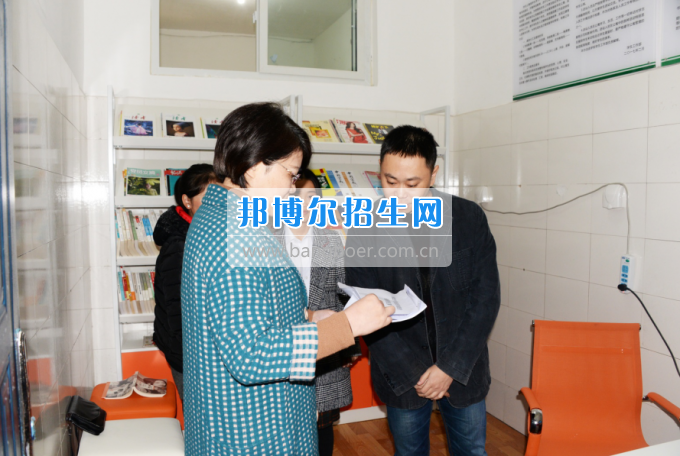 川南幼兒師范高等?？茖W校黨團工作站、圖書漂流站在學生公寓正式運行
