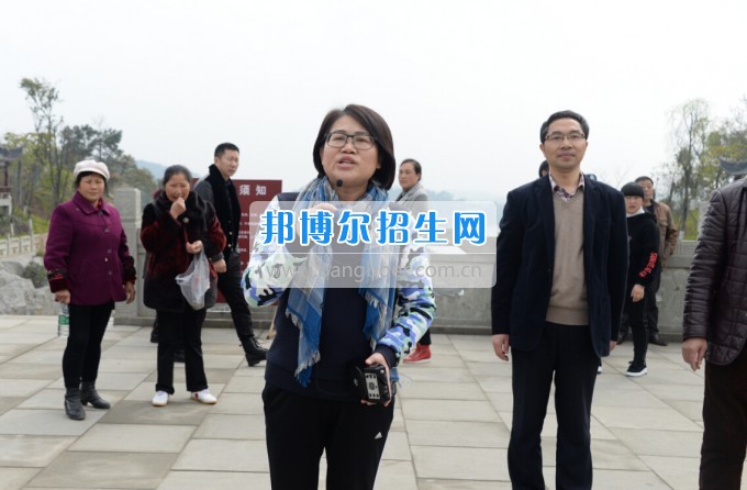 川南幼兒師范高等?？茖W(xué)校舉行慶祝國際勞動(dòng)?jì)D女節(jié)活動(dòng)