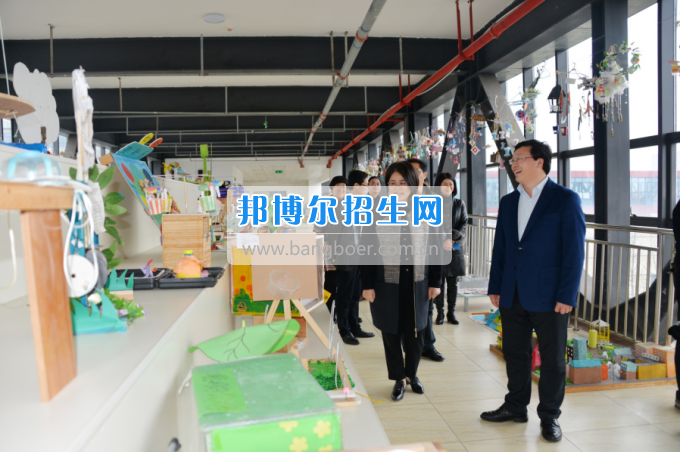川南幼兒師范高等?？茖W(xué)校作“互聯(lián)網(wǎng)+教育”專題報(bào)告