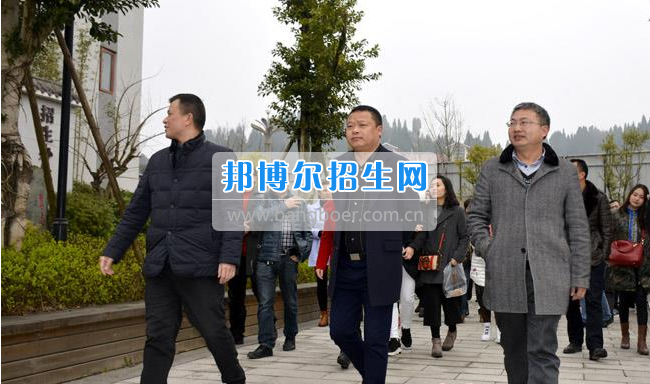 南充市建華職業(yè)中學(xué)開展“請進(jìn)來，走出去”校際交流活動(dòng)