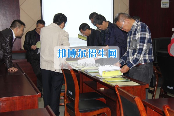 四川省德陽市師培機(jī)構(gòu)負(fù)責(zé)人來重慶市江津區(qū)師范進(jìn)修學(xué)?？疾旖處熃逃ぷ? width=