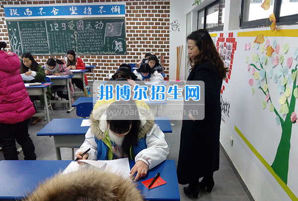 畢節(jié)醫(yī)學(xué)高等?？茖W(xué)校抓考風(fēng)、嚴(yán)考紀(jì)、提質(zhì)量
