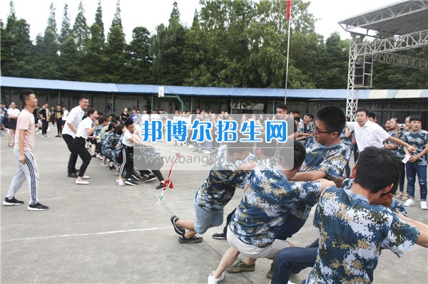 成都希望衛(wèi)校開展豐富文化生活增強(qiáng)團(tuán)隊(duì)凝聚力