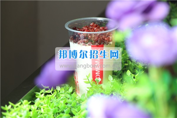 成都希望航空職業(yè)學(xué)校美味冷飲大曝光！據(jù)說，正數(shù)第三的是同學(xué)們最喜愛的冷飲！