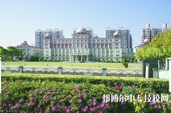 上海市松江區(qū)新橋職業(yè)技術學校簡介