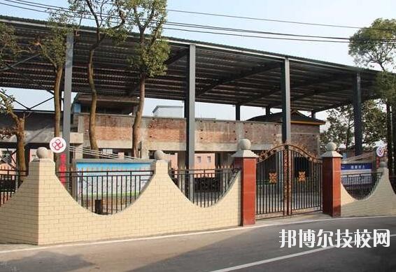 重慶工商學(xué)校2020年報(bào)名條件、招生要求、招生對(duì)象