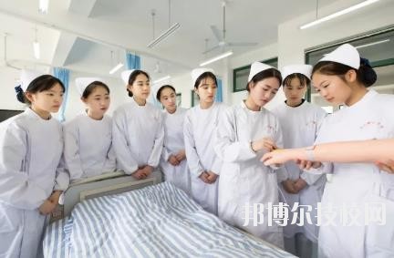 溫州護士學(xué)校2020年報名條件、招生要求、招生對象