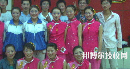 平?jīng)鲂畔⒐こ虒W(xué)校2020年學(xué)費(fèi)、收費(fèi)多少