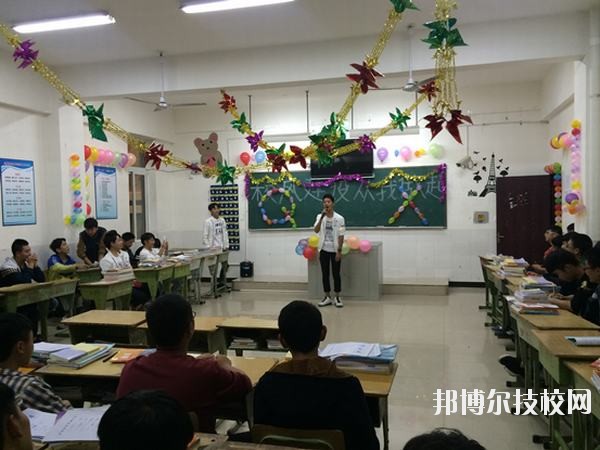 眉山市技工學(xué)校2020年報(bào)名條件、招生要求、招生對象