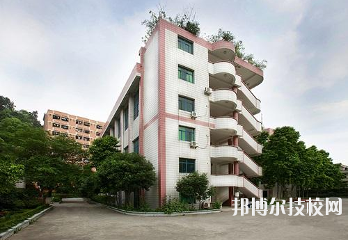 重慶護(hù)士學(xué)校2020年報(bào)名條件、招生要求、招生對象
