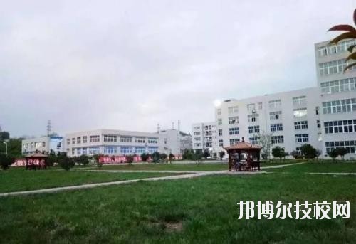 貴陽烏當中等職業(yè)學校2020年招生辦聯系電話