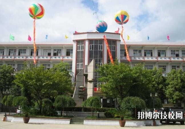 畢節(jié)財(cái)貿(mào)學(xué)校2020年報(bào)名條件、招生要求、招生對(duì)象
