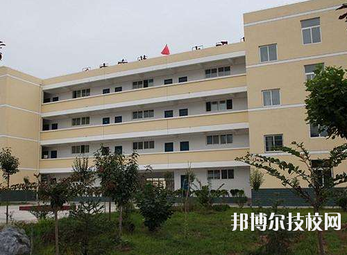 鳳縣職業(yè)教育中心2020年報名條件、招生要求、招生對象