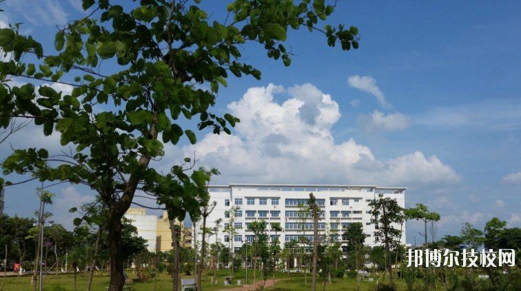 成都實驗商貿管理學校2020年招生辦聯(lián)系電話