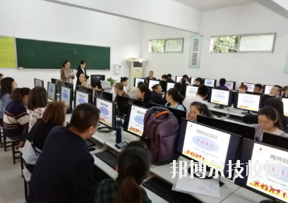 重慶現(xiàn)代技工學(xué)校2020年報(bào)名條件、招生要求、招生對(duì)象