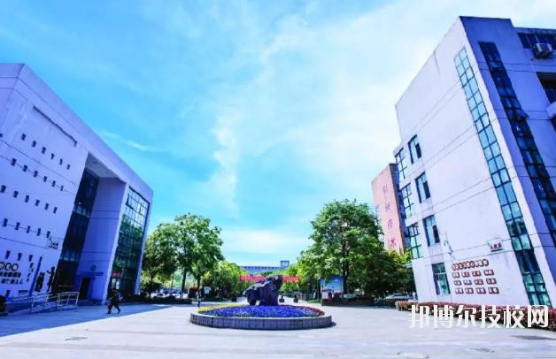衢州工程技術(shù)學(xué)校2020年報名條件、招生要求、招生對象