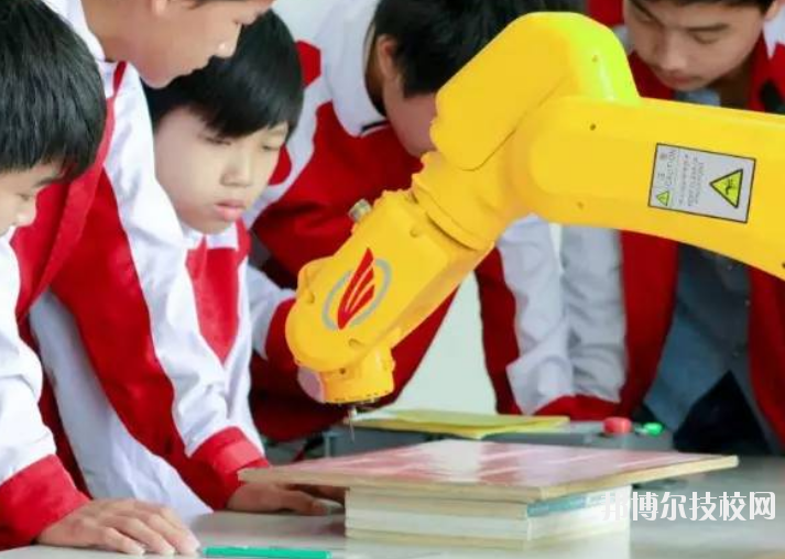信豐中等專(zhuān)業(yè)學(xué)校2020年招生辦聯(lián)系電話(huà)