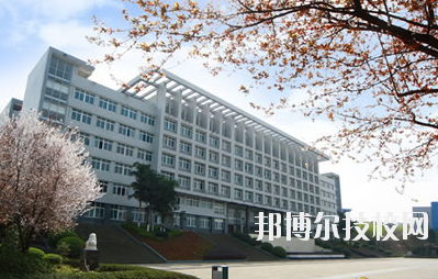重慶三峽衛(wèi)生學(xué)校2020年報(bào)名條件、招生要求、招生對(duì)象
