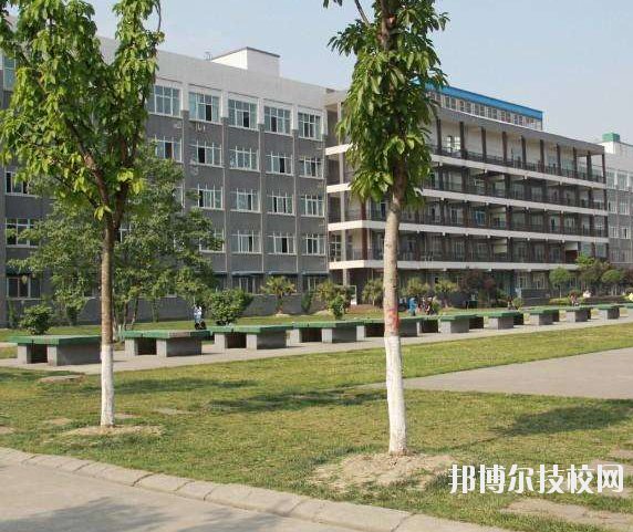 重慶紡織技工學(xué)校2020年報(bào)名條件、招生要求、招生對象
