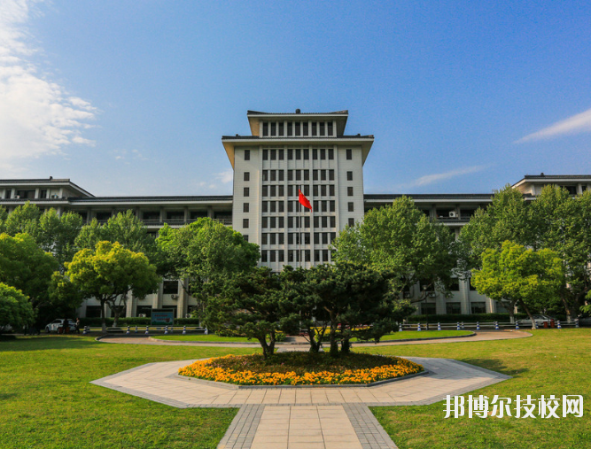 重慶旅游學(xué)校建勝分校2020年報(bào)名條件、招生要、招生對(duì)象求
