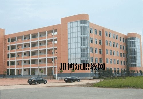 祿勸職業(yè)高級中學(xué)2020年報名條件、招生要求、招生對象