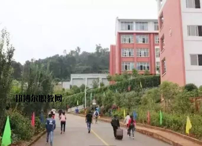 祿勸職業(yè)高級(jí)中學(xué)怎么樣、好不好