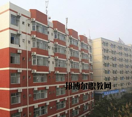 重慶機(jī)電工業(yè)學(xué)校2020年報(bào)名條件、招生要求、招生對(duì)象