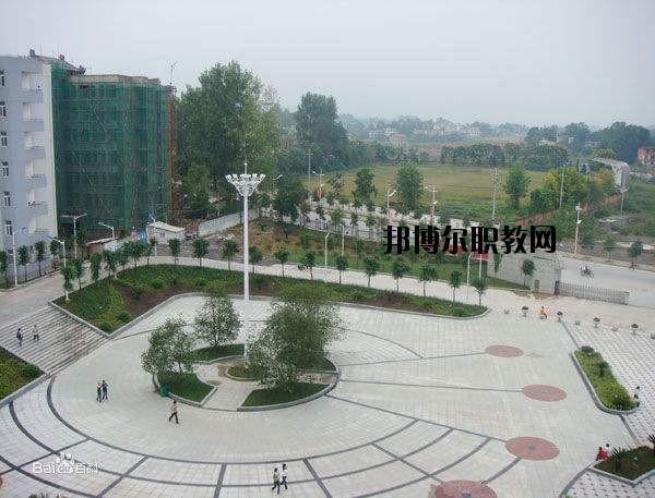 來鳳中等職業(yè)技術(shù)學(xué)校怎么樣、好不好