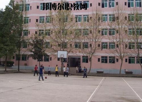 四川達(dá)州經(jīng)濟(jì)貿(mào)易學(xué)校2020年報名條件、招生要求、招生對象