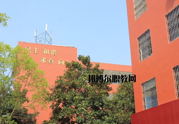南昌保險(xiǎn)學(xué)校2020年報(bào)名條件、招生要求、招生對(duì)象