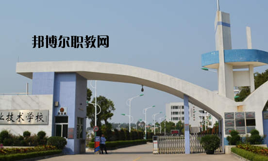 臺山敬修職業(yè)技術(shù)學(xué)校2020年報名條件、招生要求、招生對象