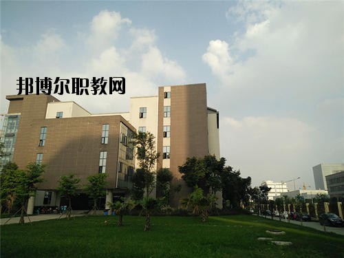 內(nèi)江科技開(kāi)發(fā)學(xué)校2020年報(bào)名條件、招生要求、招生對(duì)象