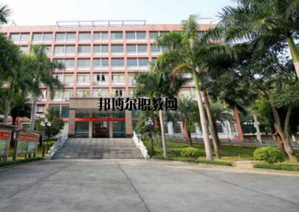 重慶華陽技工學(xué)校2020年報(bào)名條件、招生要求、招生對(duì)象