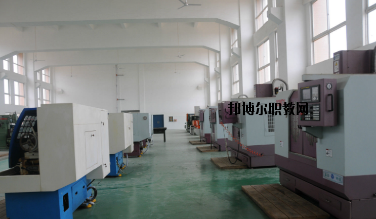 南昌第一中等專業(yè)學校2020年招生辦聯(lián)系電話