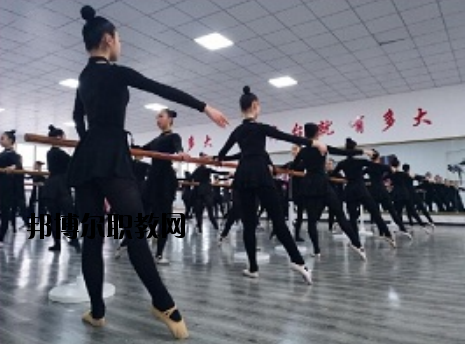 武漢康華中等職業(yè)藝術學校2020年招生辦聯(lián)系電話